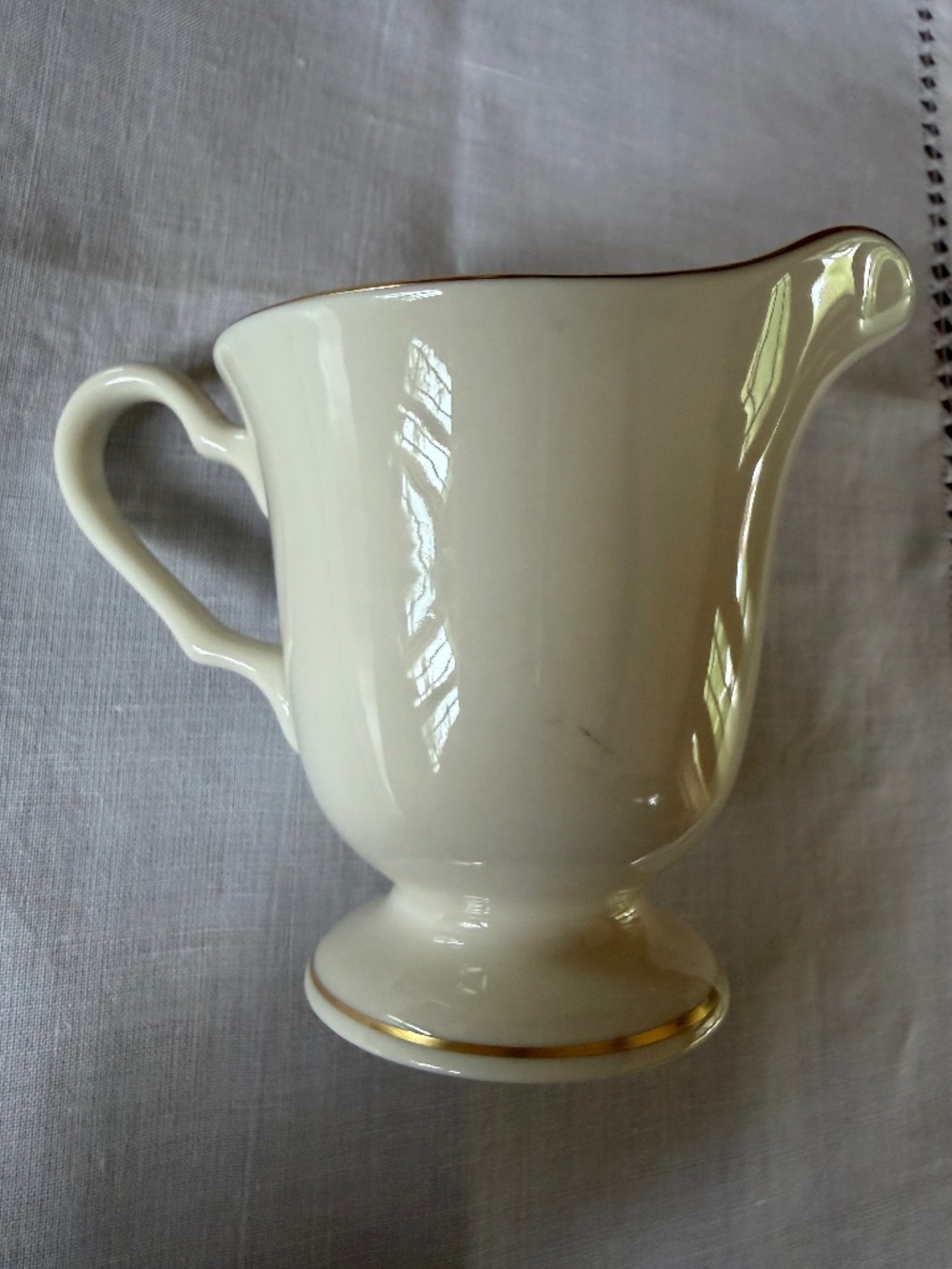 Vintage Pickard Fine China Pattern 'Elegance 1202' fr 1976 -- Creamer cream/gold
